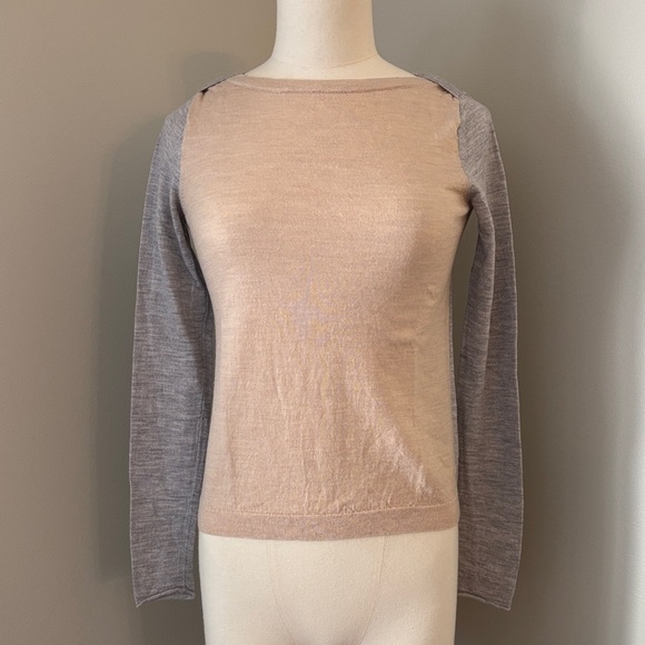 Club Monaco Sweaters - Club Monaco Beige and Gray Crew Neck Sweater